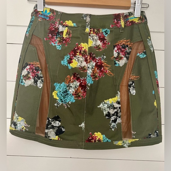 IVY PARK X ADIDAS IVYTOPIA Olive Green Skirt with Floral Print & Mesh
Lining - Picture 3 of 13
